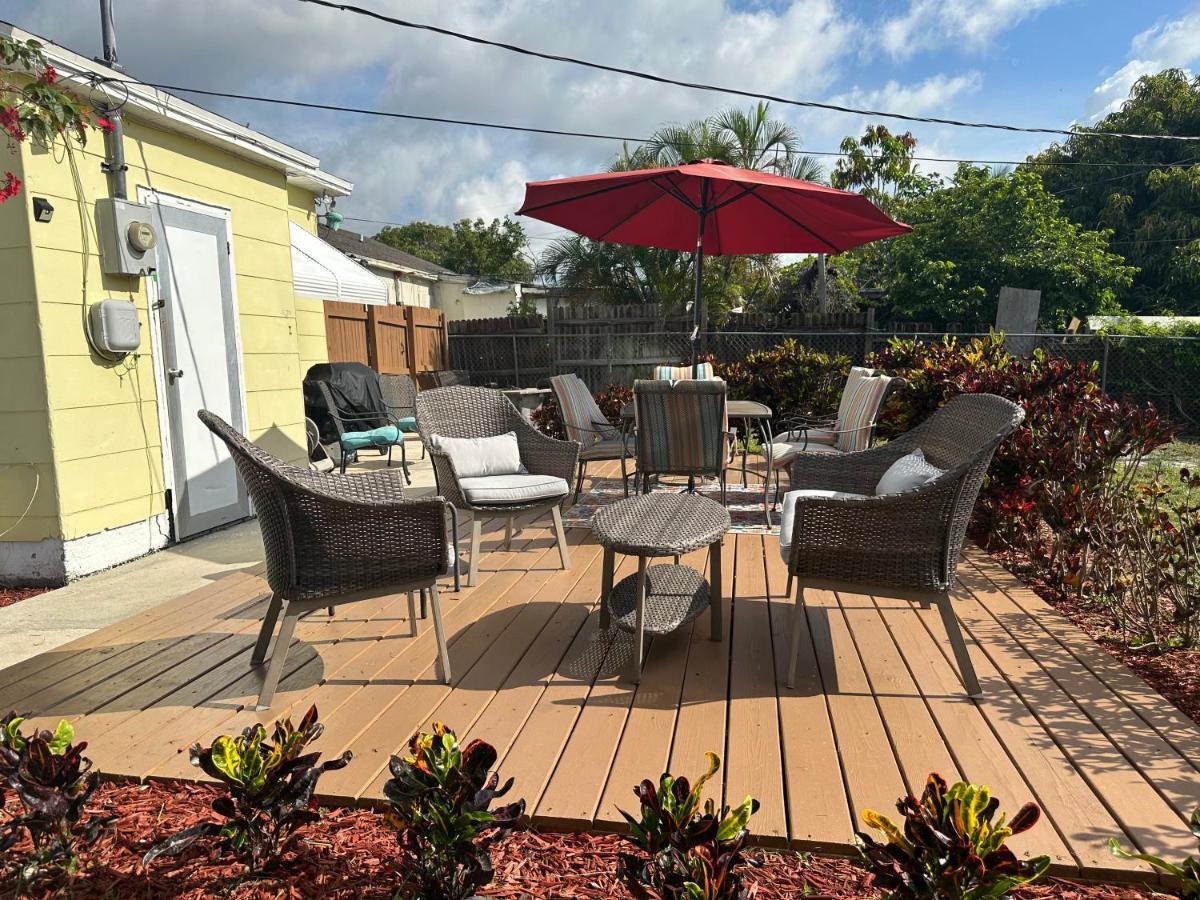 5 Min To Beach Large Living Room Fenced Backyard Bbq Firepit Driveway Boat Parking レイク・ワース エクステリア 写真