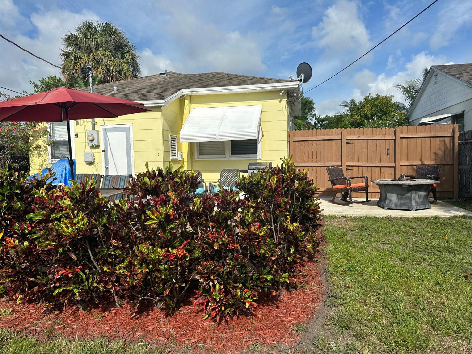5 Min To Beach Large Living Room Fenced Backyard Bbq Firepit Driveway Boat Parking レイク・ワース エクステリア 写真